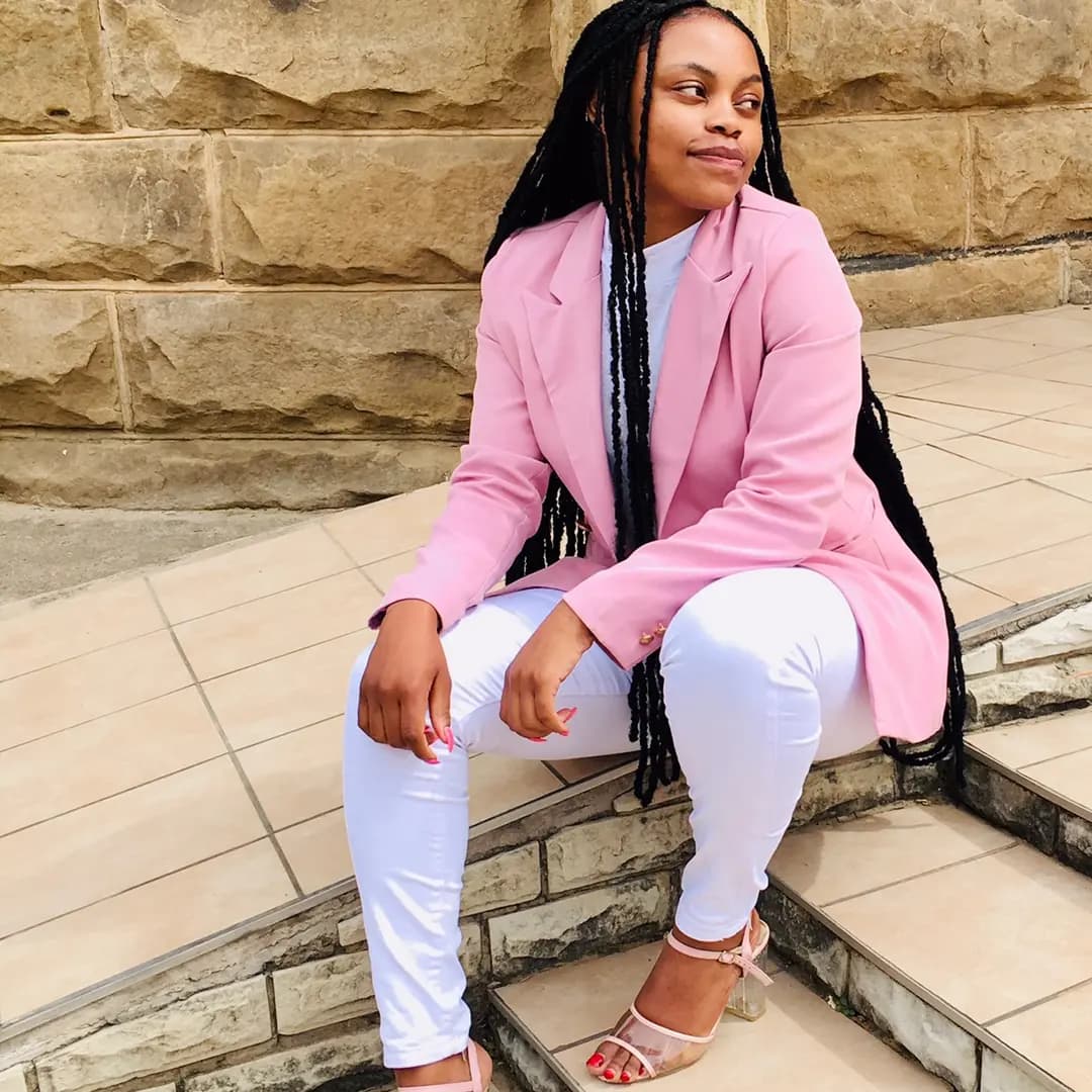 Lindiwe Veronica Bok