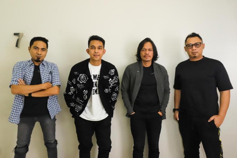 ADA BAND