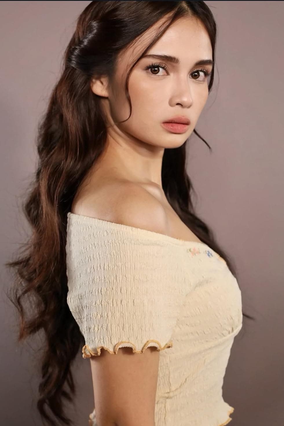 Rhen Escano