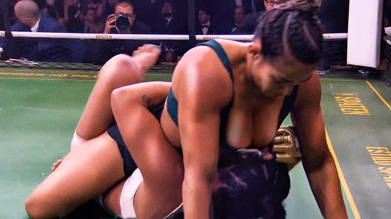 Girls MMA Fight Bia Mesquita - The first fight in MMA Submission, Rear Naked Choke